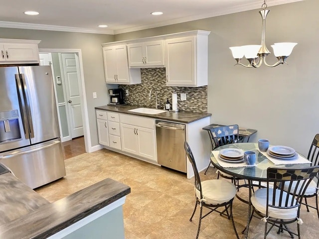 Building Photo - 1304 N Broadway Ave