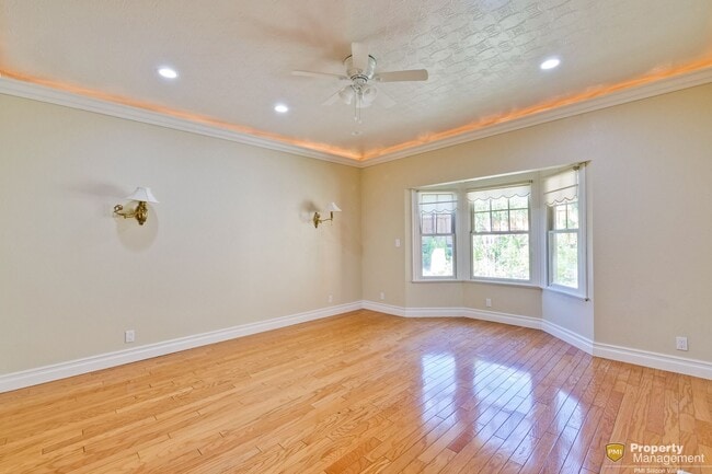 Building Photo - Turnkey Home with Natural Light & Upgrades...