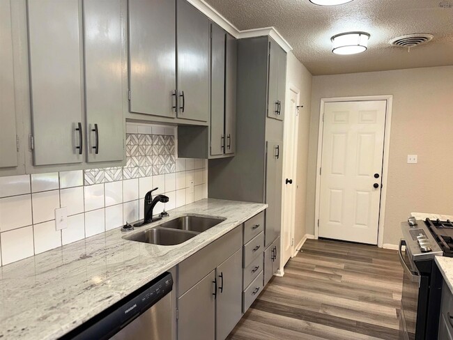 Building Photo - 4205 York St