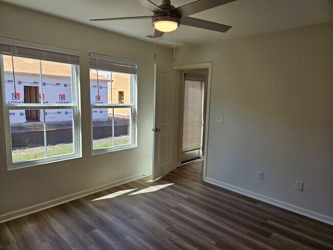 Building Photo - Unfurnished 3 Bedroom, 2 bath home - Hampstead - Brookfield Branch Community