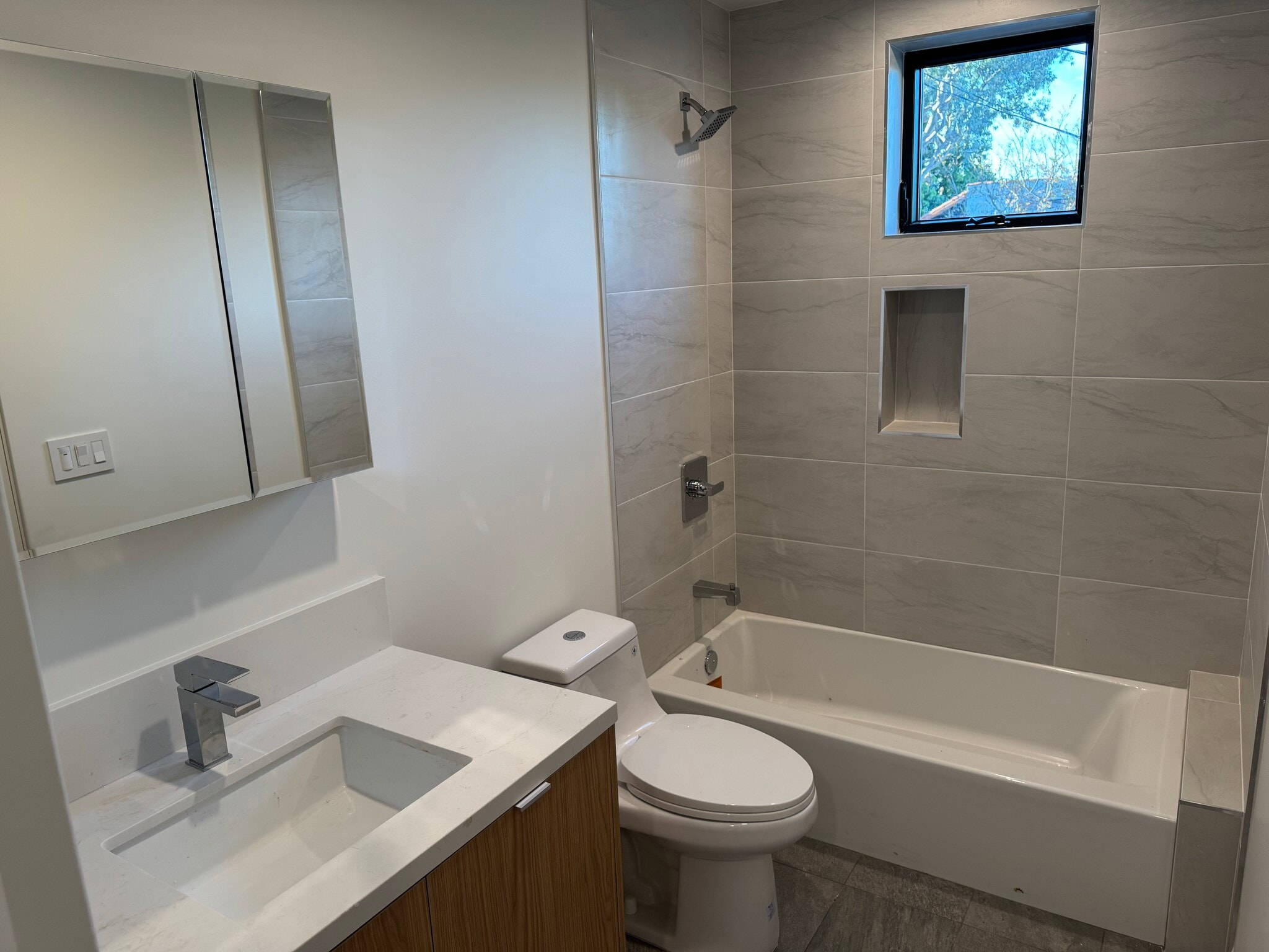 Building Photo - 2520 5th St