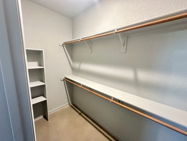 Building Photo - AVAILABLE NOW!