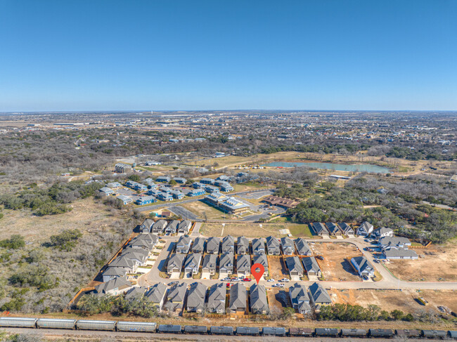 Building Photo - 1033 Easy Gruene