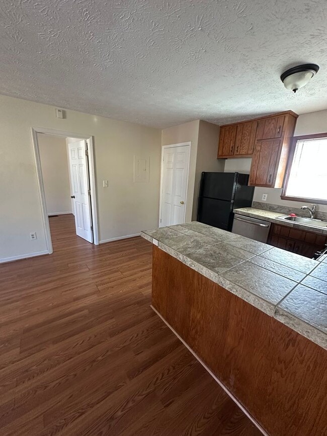 Building Photo - 2036 Laboon Cir