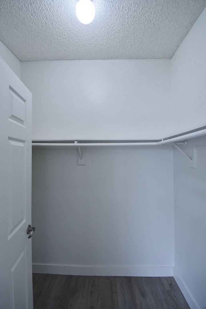 Building Photo - 11594 Moorpark St
