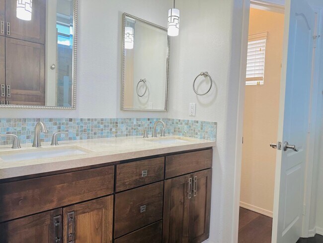 Building Photo - 21546 N 72nd Way