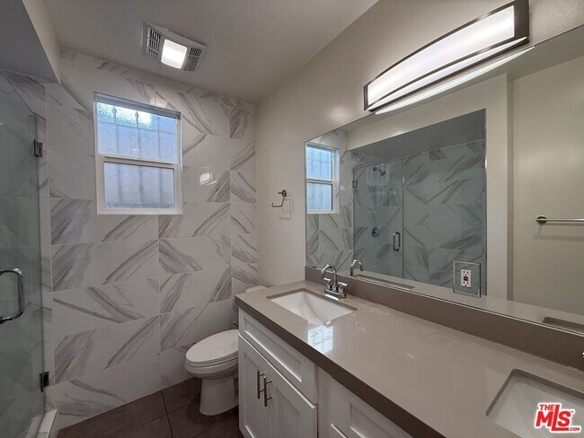 Building Photo - 1760 S Bentley Ave