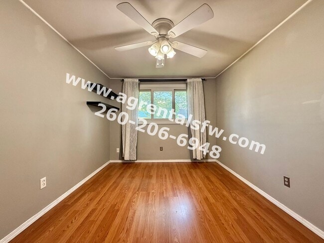 Building Photo - 3 Bedroom House
