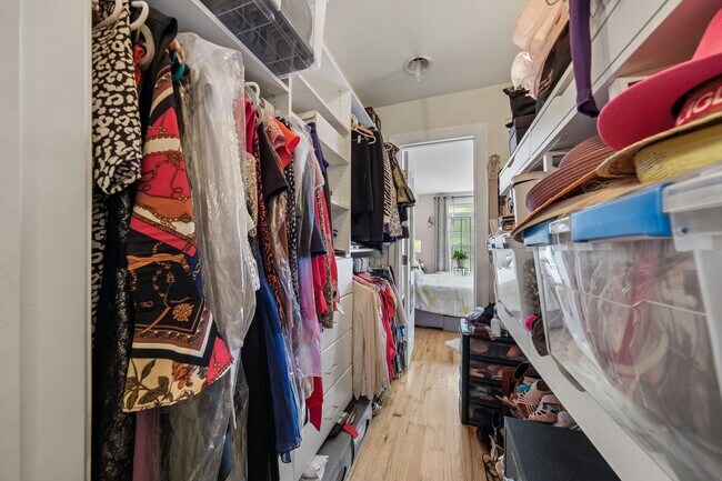 Building Photo - 331 Jefferson St