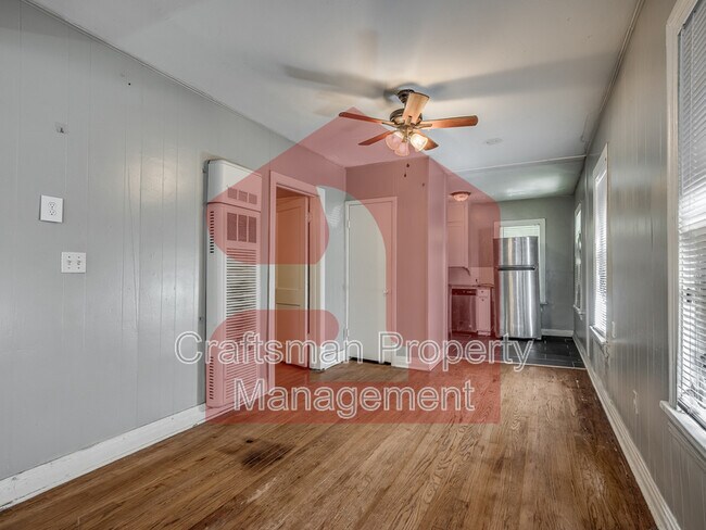 Building Photo - 2309 1/2 N Florida Ave
