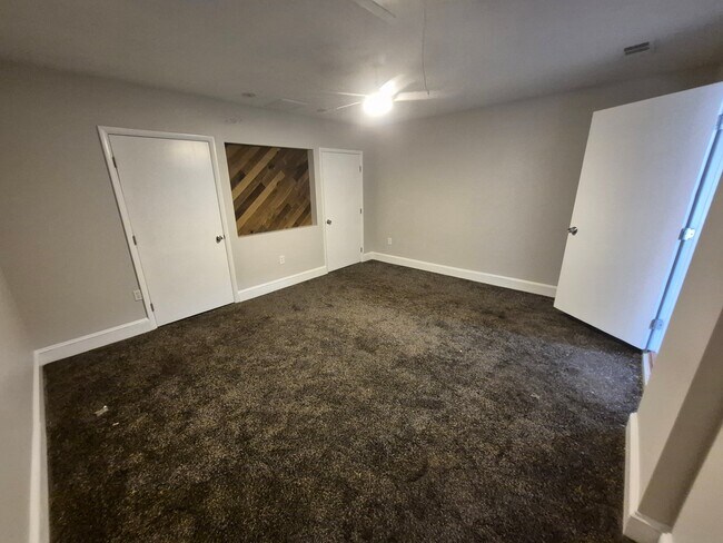 Building Photo - 332 Upland Ave