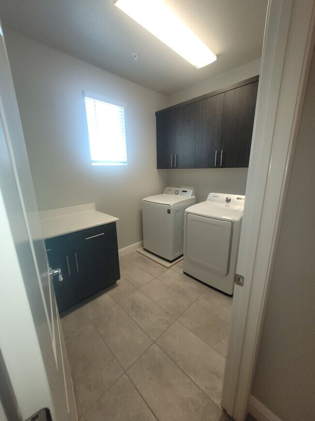 Building Photo - New home in Rancho Cordova in Veranda at S...