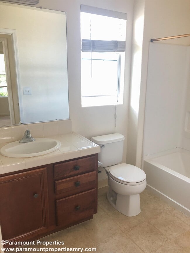 Building Photo - 279 Azalea Pl