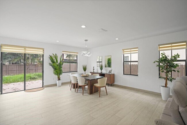 Building Photo - 10016 NW 89th Terrace