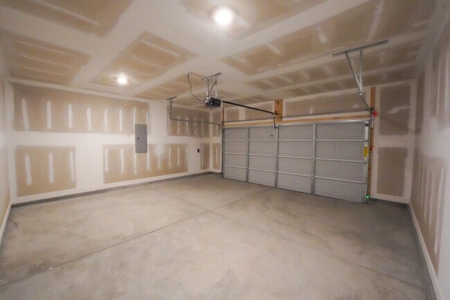 Building Photo - Coming Available!