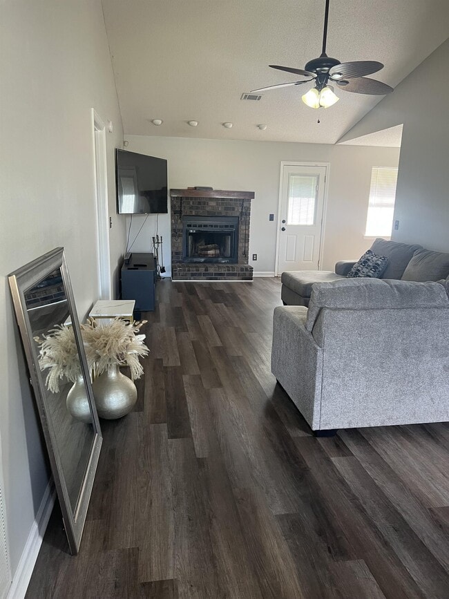 Building Photo - 822 Waterfield Dr