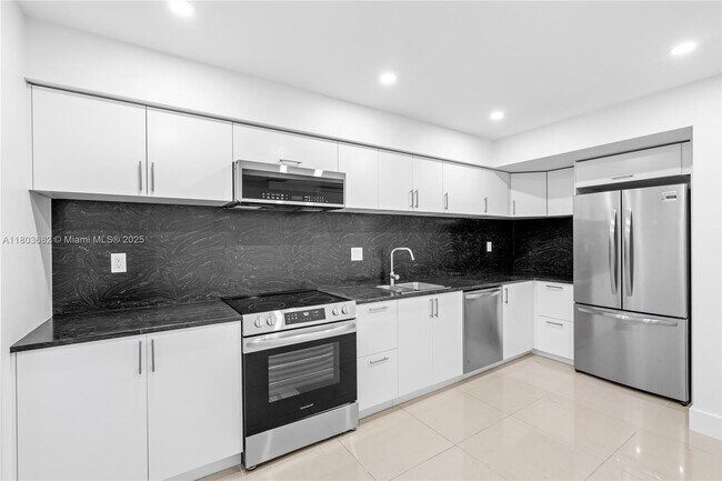 Building Photo - 600 Three Islands Boulevard