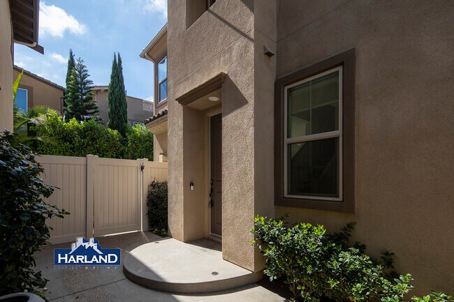 Building Photo - 3024 Estero Rd