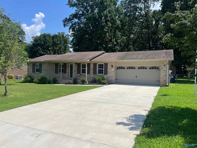 Building Photo - 110 Laurel Oak Rd