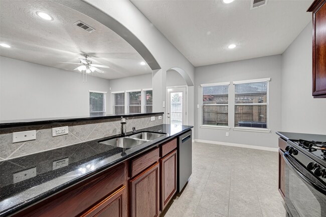 Building Photo - 8910 Minola Oaks Dr