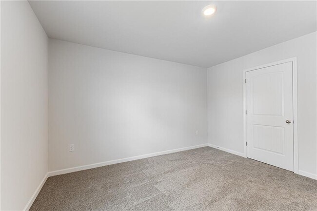 Building Photo - 545 King Vlg