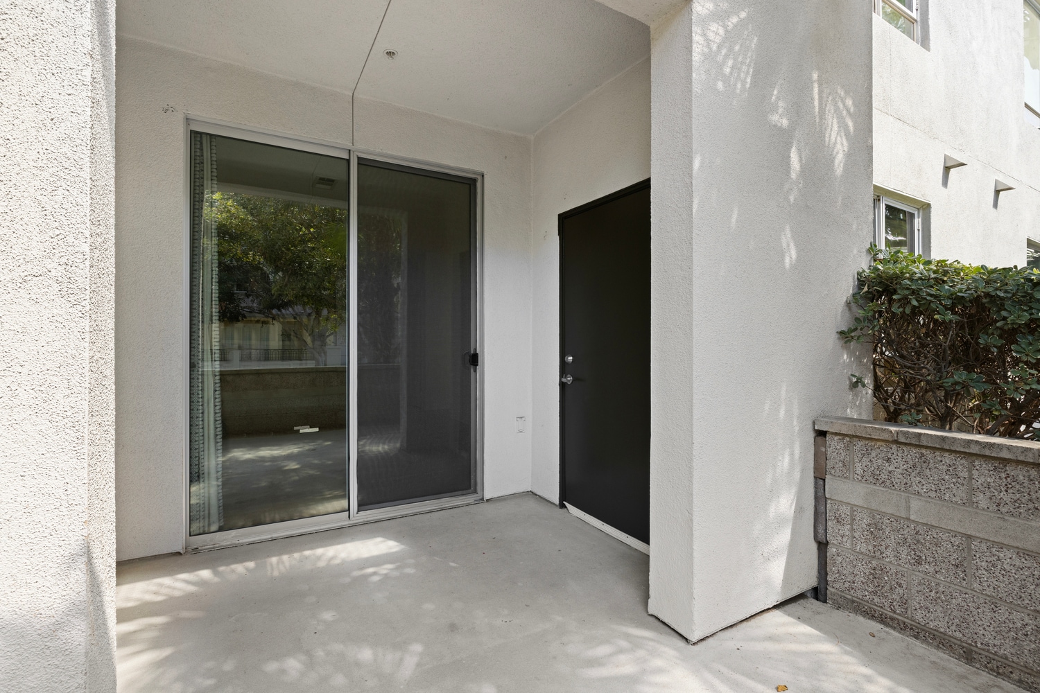 Building Photo - 6400 Crescent Park E