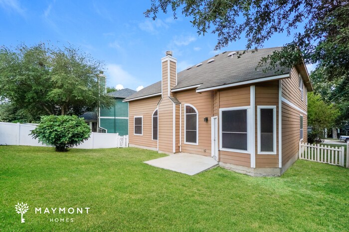 Building Photo - 132 Running Brook