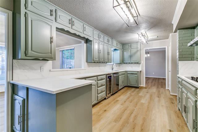 Building Photo - 2 Linderhof Cir