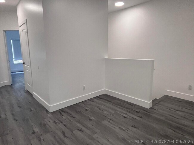 Building Photo - 3930 Sabal Way