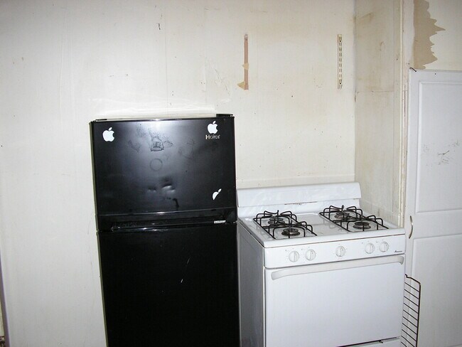 Building Photo - 910 Avery Ct