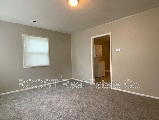 Building Photo - 1612 Mansfield Ave