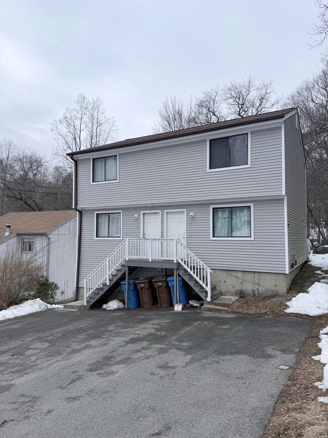 Building Photo - 11 Wopowog Trl