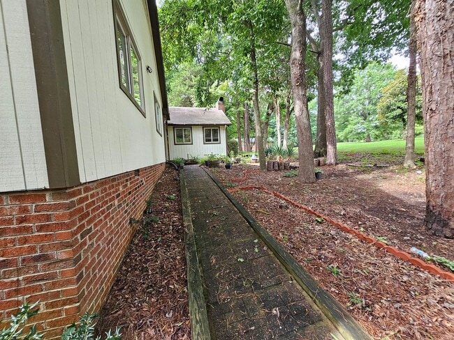 Building Photo - Large Private Lot with 3BR home in Concord!