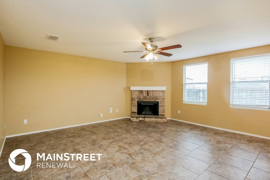 Building Photo - 3124 Crimson Clover Dr