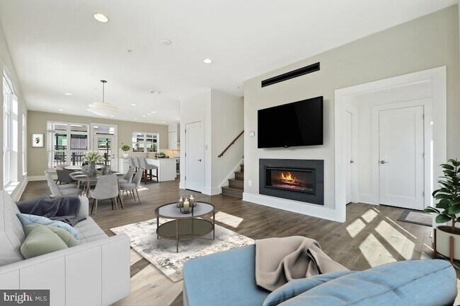 Building Photo - 11300 Emerald Park Rd