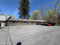 Building Photo - 524 Maple Ave