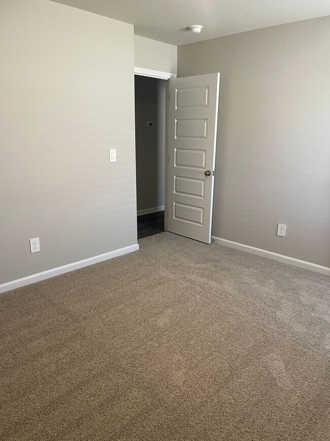 Building Photo - Stunning 3-Bedroom Ranch Home in Kendall Trails – New Construction