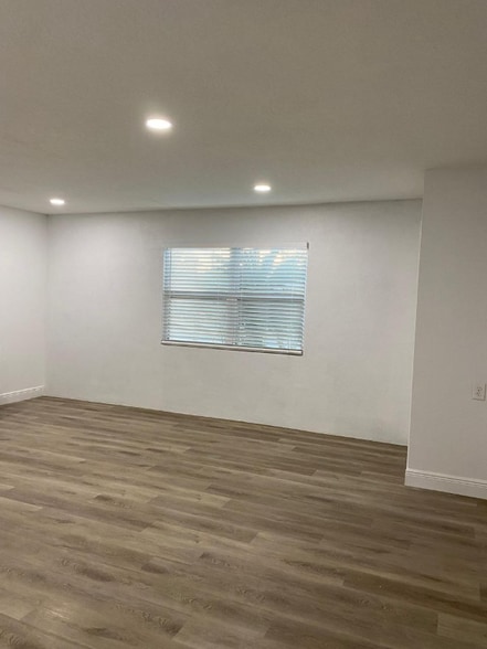 Building Photo - 571 Lynchfield Ave