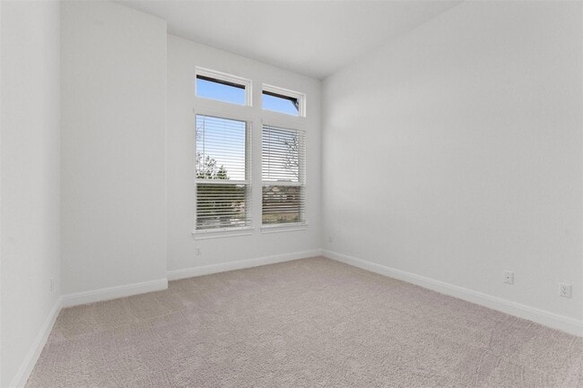 Building Photo - 101 Woodstock Cir