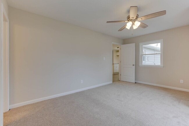 Building Photo - 213 Clemwood Pkwy