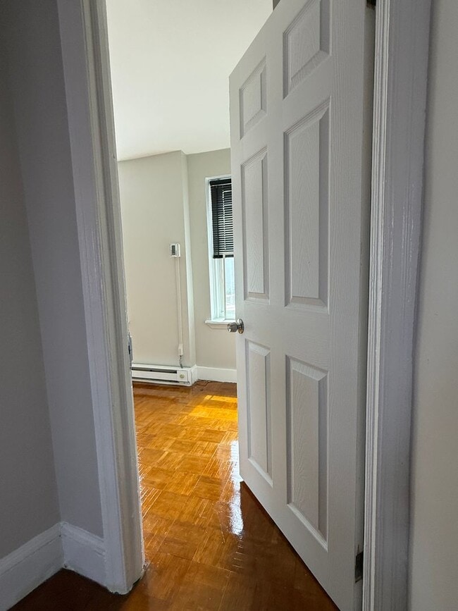 Building Photo - Beautiful 2BR home in Port Richmond