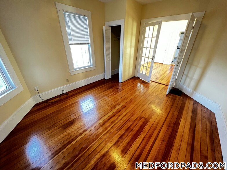 Building Photo - 8 Bennett St