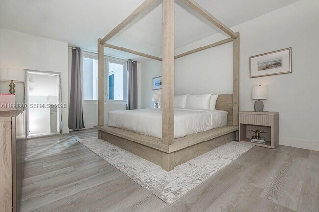 Building Photo - 2301 Collins Ave