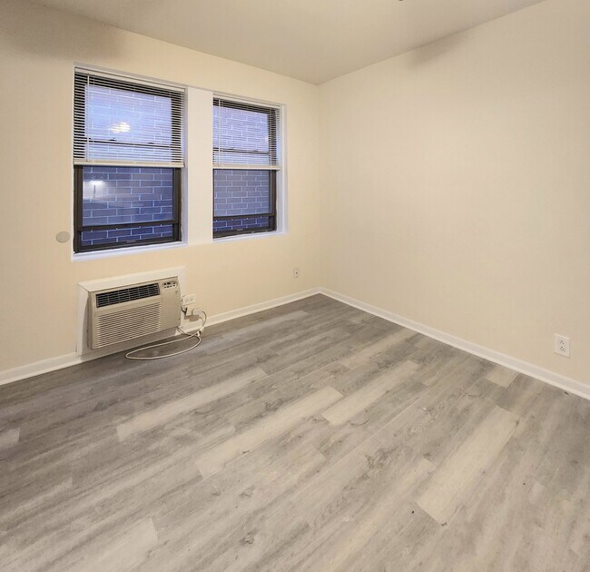 Building Photo - 1504 N Dearborn St