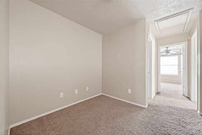 Building Photo - 5626 Claybeck Ln