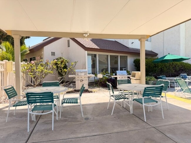Building Photo - Spacious 2 Bedroom 2 Bathroom Condo with Large Balcony in Mission Valley