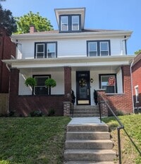 Building Photo - 1756 Oak St