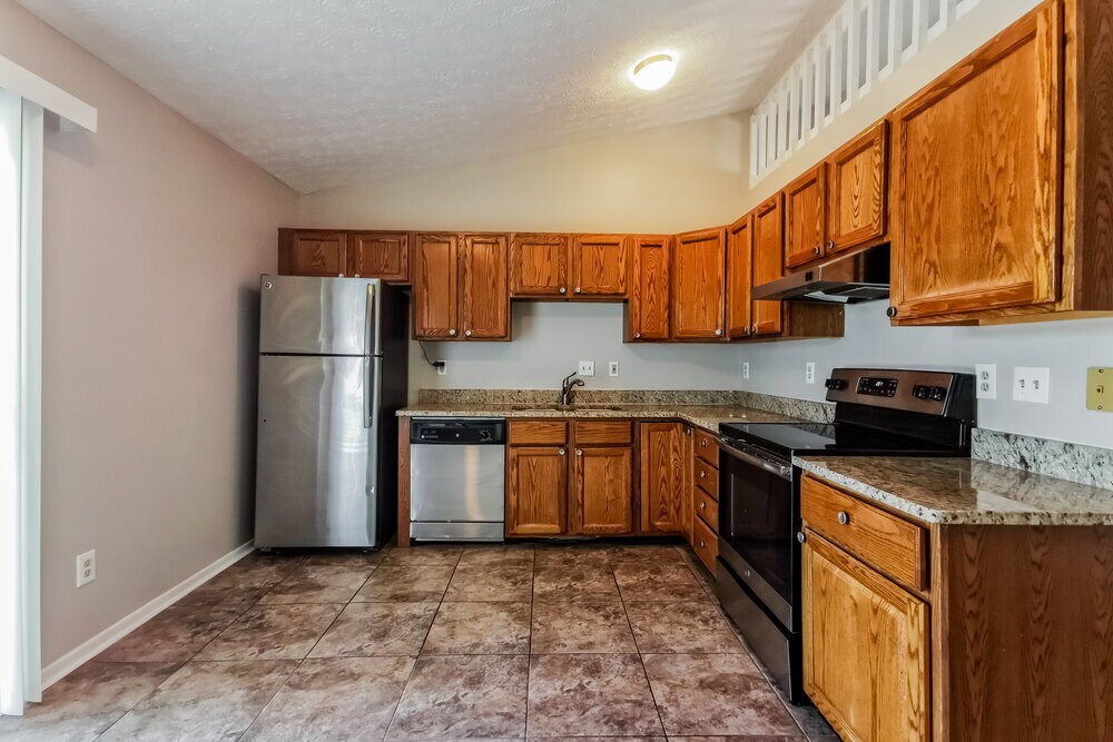 Building Photo - 3255 Bluhm Ct