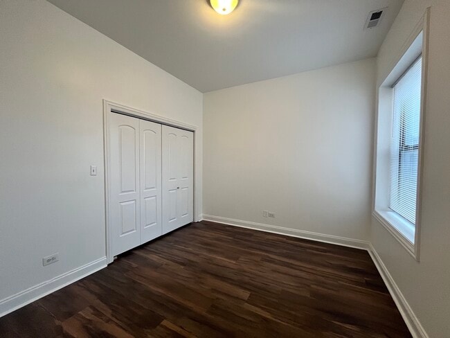 Building Photo - 5172 S Michigan Ave