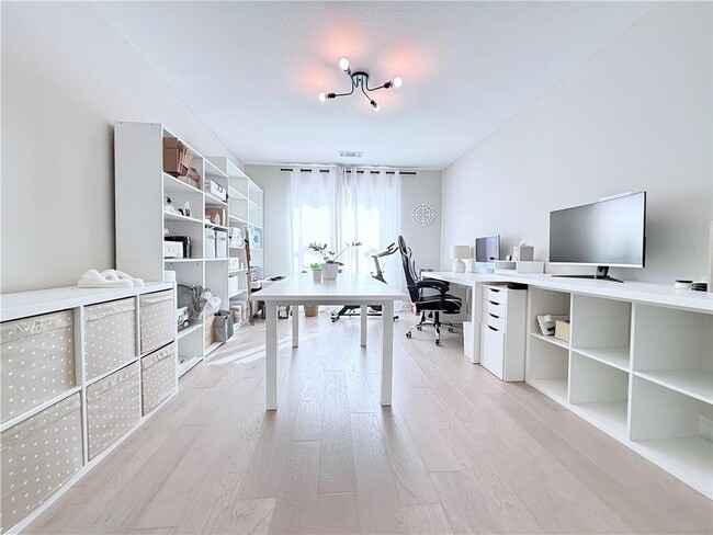 Building Photo - 138 Livingston Ct